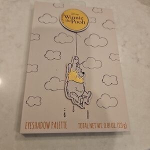 DISNEY WINNIE THE POOH - 12 COLOR EYESHADOW PALETTE w/ MIRROR - TASTE BEAUTY